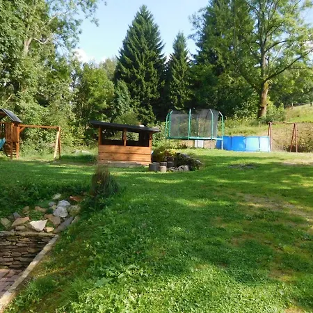 Nyaraló Pod Strani - *