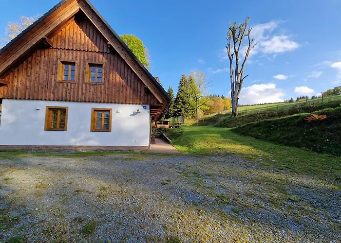 別荘 Pod Strani - *